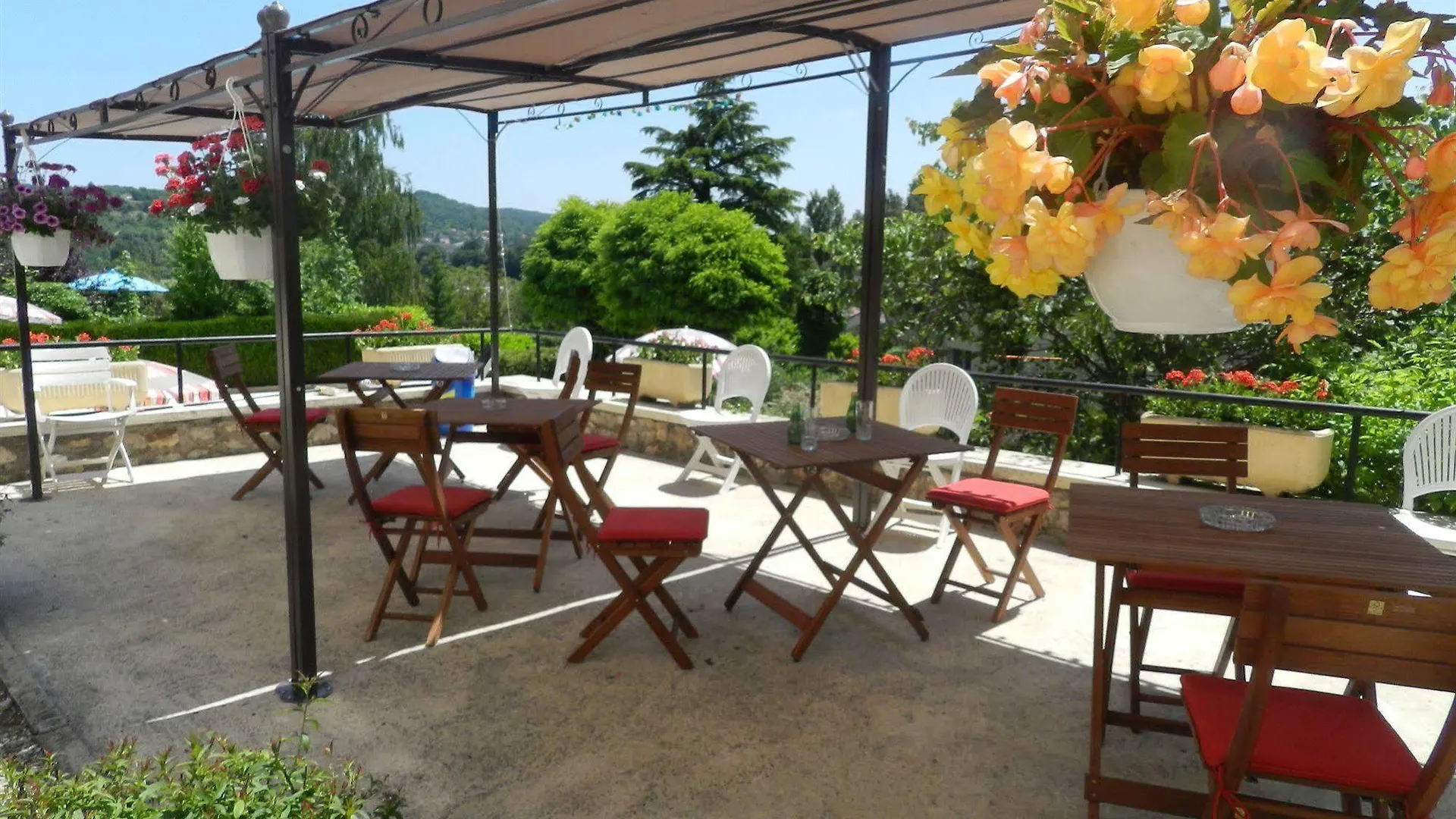 **  Hotel Belle Vue Souillac France